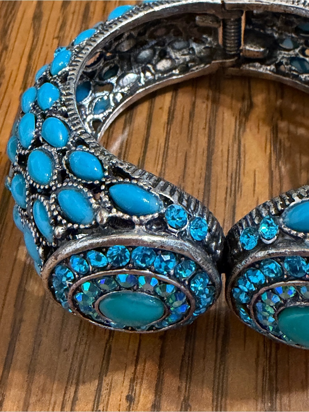 Vintage Blue Rhinestone Clamper Bracelet Faux Turquoise Silver Tone
Wide Cuff